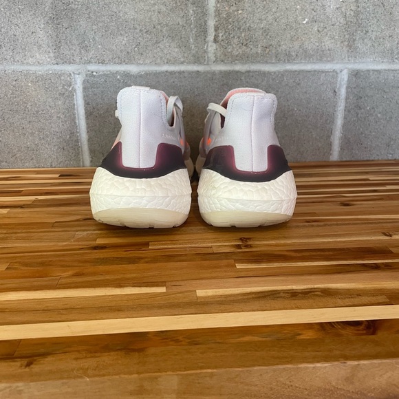 Men’s adidas Ultra Boost 21
Dash Grey Screaming Orange - Picture 5 of 6